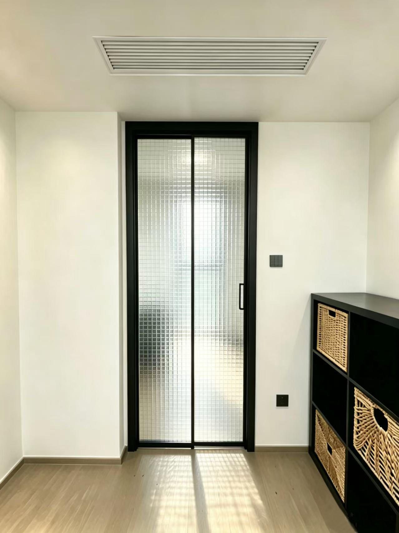 16 / 45 Series Narrow-Frame Interior Door & Partition installed